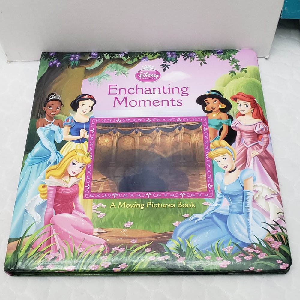 Disney Princess Enchanting Moments Board Book